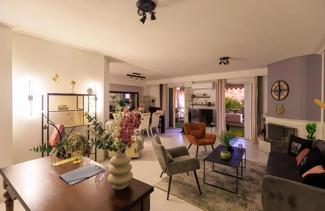 Aiolos Grand Super Lux Suite In Alimos Riviera With Gym-1